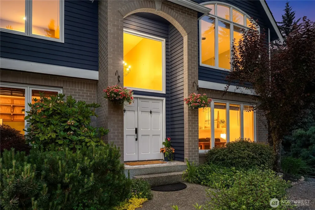 24520 NE 11th Place Sammamish WA 98074