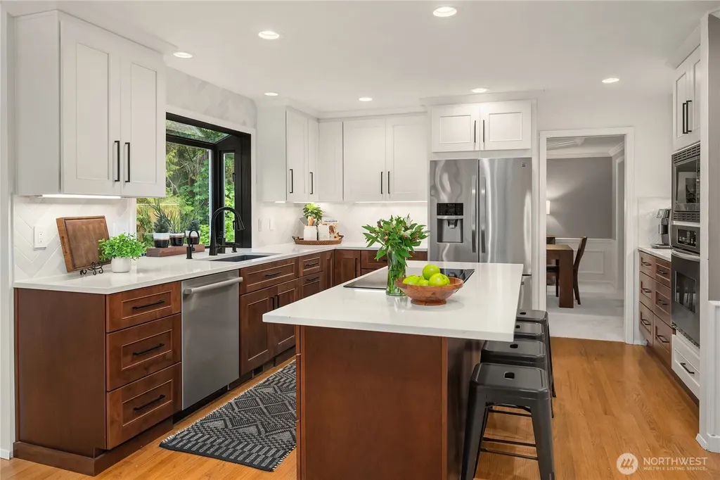 24520 NE 11th Place Sammamish WA 98074