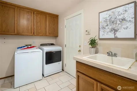 24520 NE 11th Place Sammamish WA 98074
