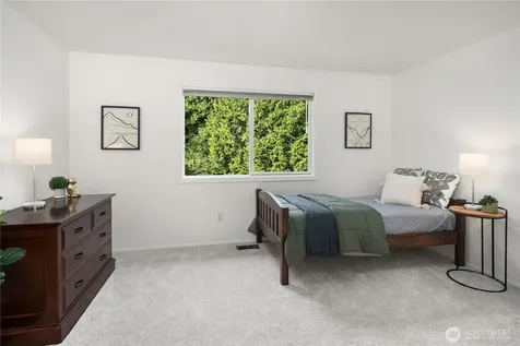 24520 NE 11th Place Sammamish WA 98074