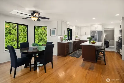 24520 NE 11th Place Sammamish WA 98074
