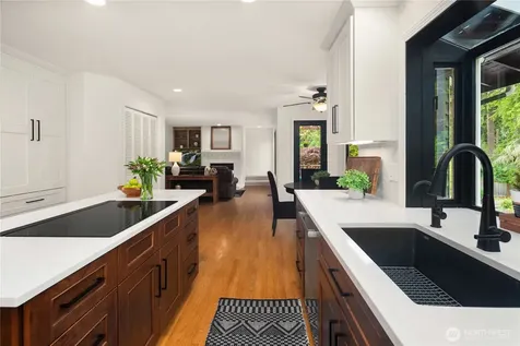 24520 NE 11th Place Sammamish WA 98074