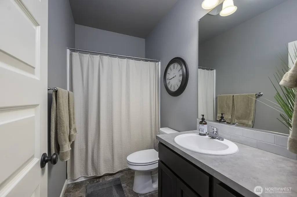 4721 W Wren Moses Lake WA 98837