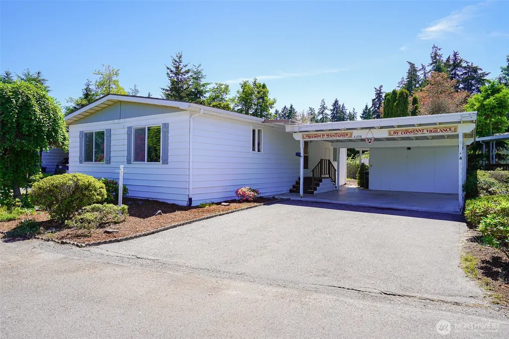 5206 90th Street E Tacoma WA 98446