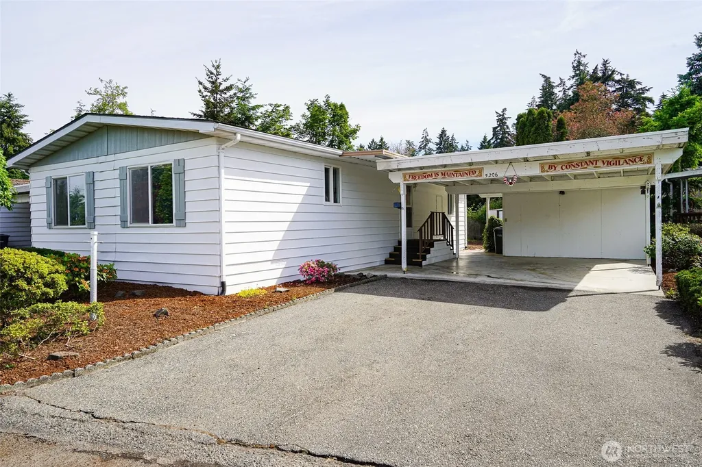 5206 90th Street E Tacoma WA 98446