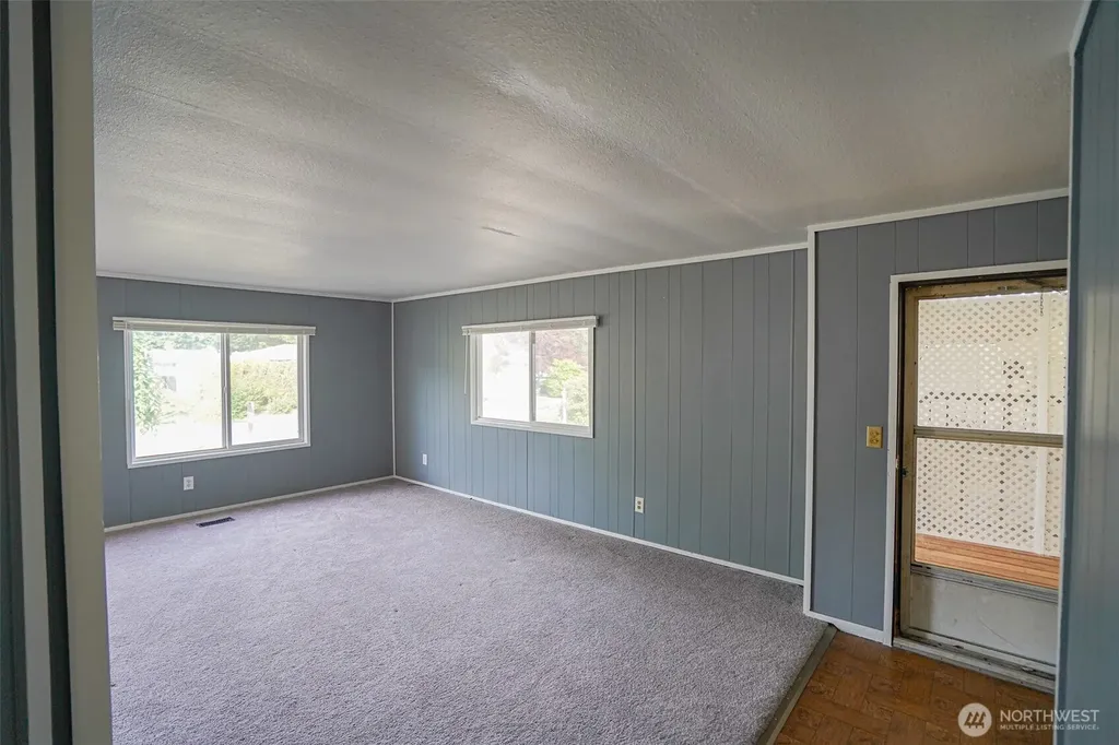 5206 90th Street E Tacoma WA 98446