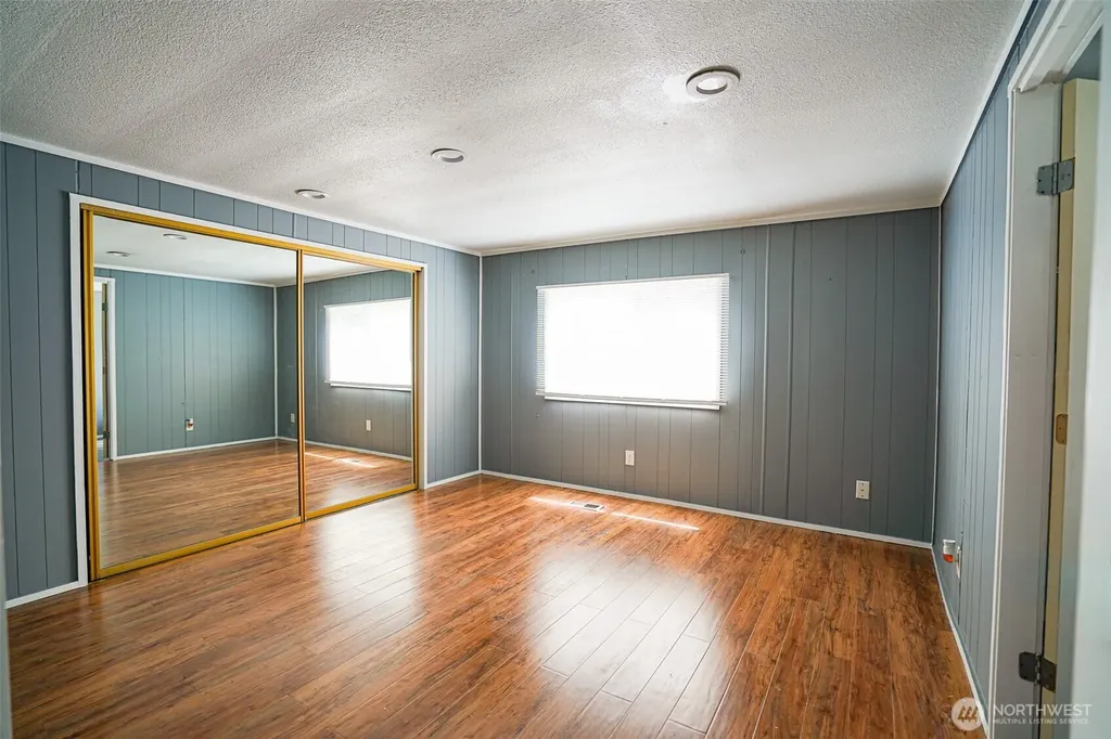 5206 90th Street E Tacoma WA 98446