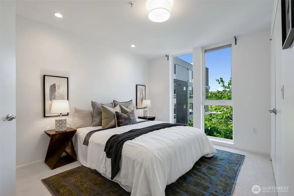 2251 14th Avenue W Seattle WA 98119