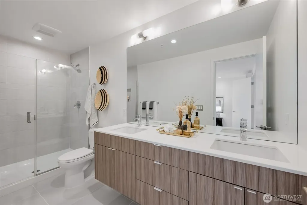 2251 14th Avenue W Seattle WA 98119