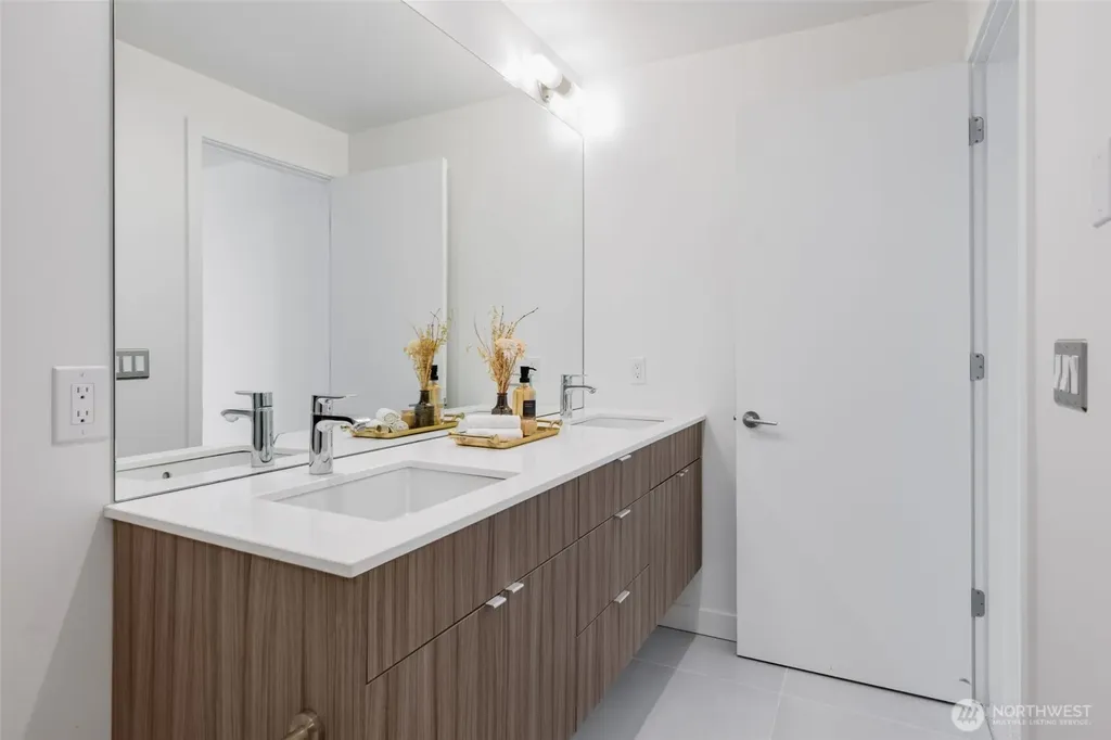 2251 14th Avenue W Seattle WA 98119