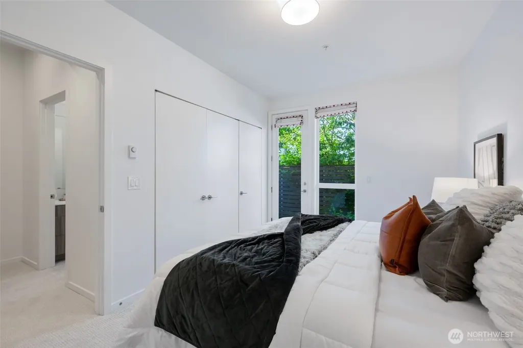 2251 14th Avenue W Seattle WA 98119