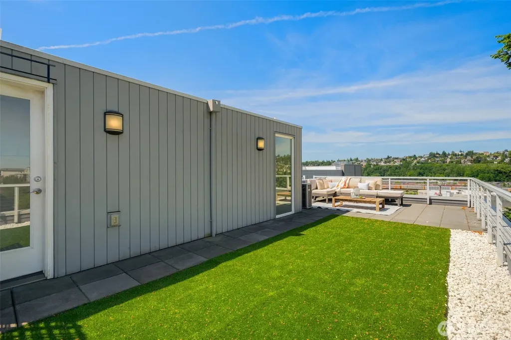 2251 14th Avenue W Seattle WA 98119