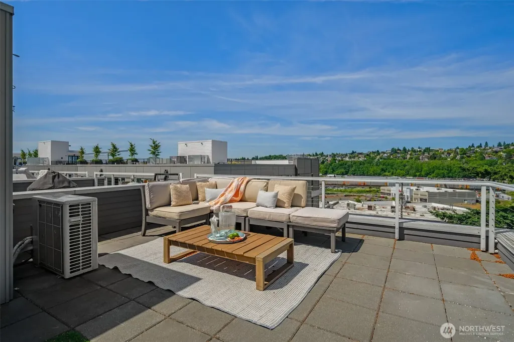 2251 14th Avenue W Seattle WA 98119