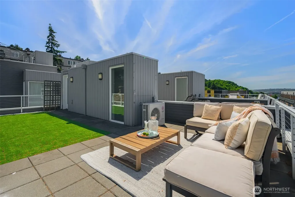 2251 14th Avenue W Seattle WA 98119