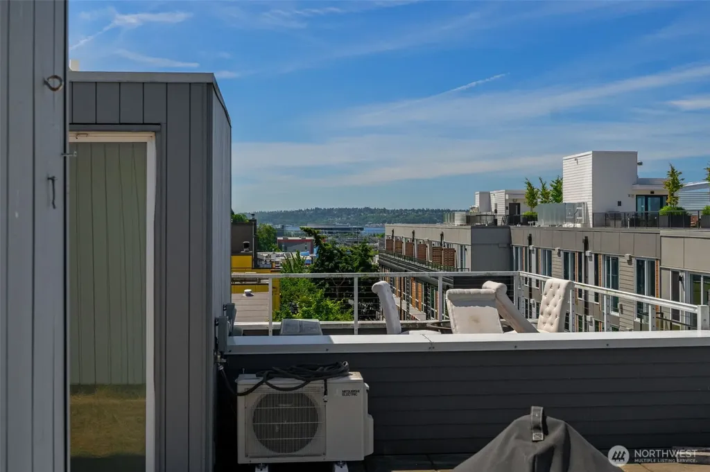 2251 14th Avenue W Seattle WA 98119