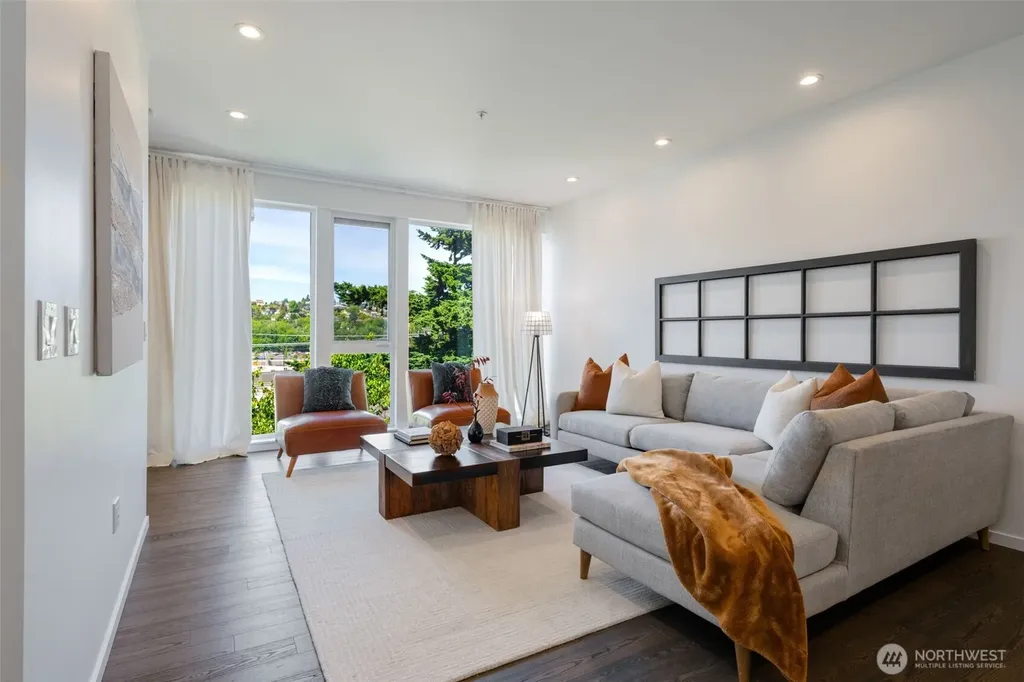 2251 14th Avenue W Seattle WA 98119