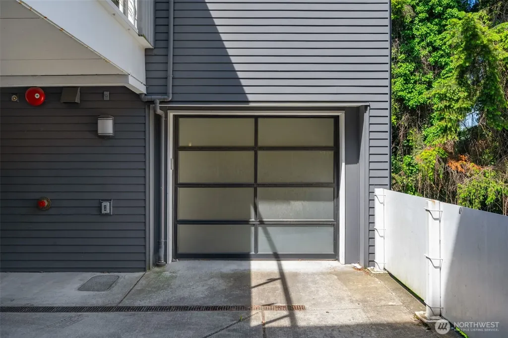 2251 14th Avenue W Seattle WA 98119
