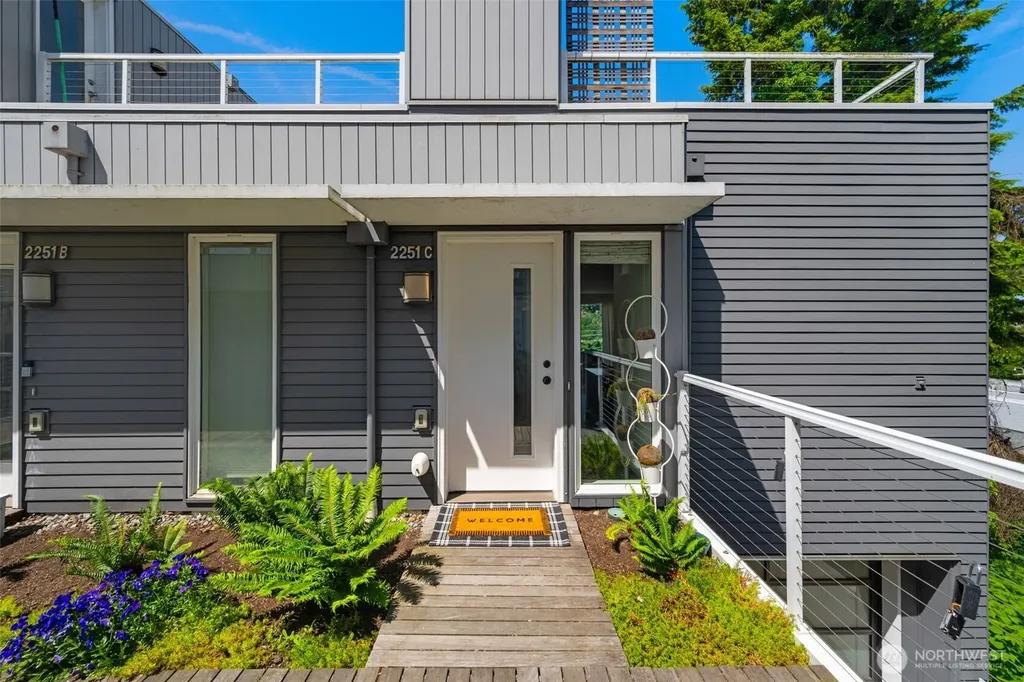 2251 14th Avenue W Seattle WA 98119