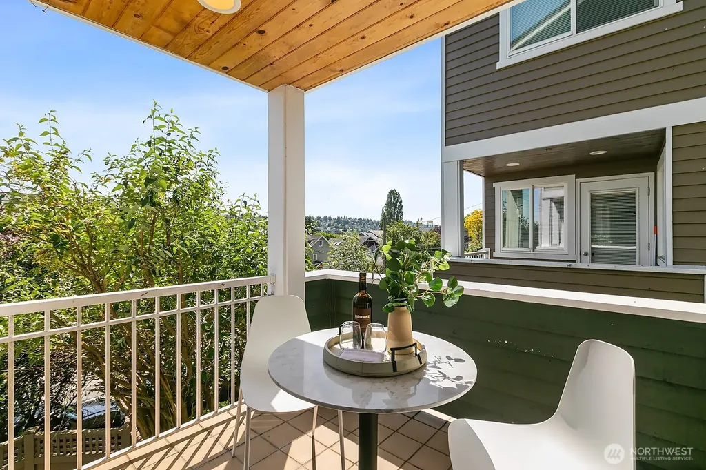 3607 22nd Avenue W Seattle WA 98199