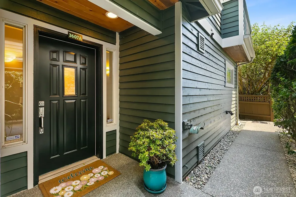 3607 22nd Avenue W Seattle WA 98199