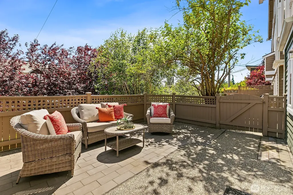 3607 22nd Avenue W Seattle WA 98199