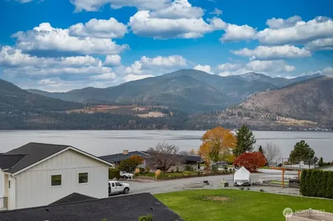 755 Wapato Way Manson WA 98831