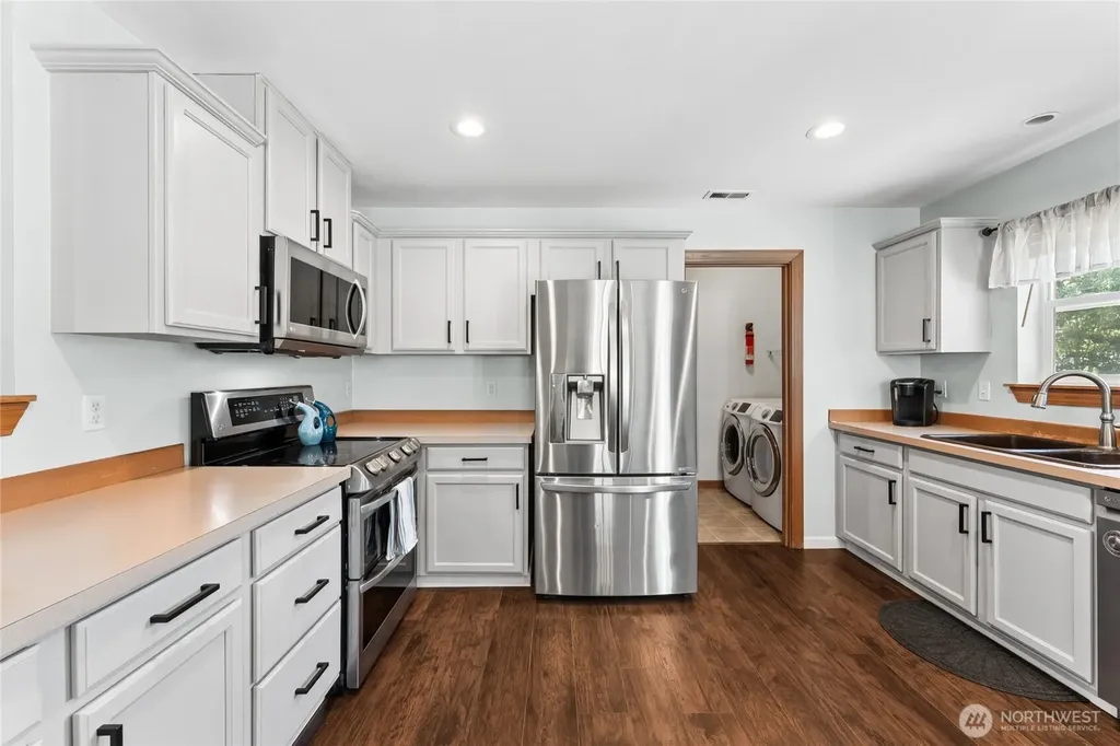 305 Nelsen Street NE Orting WA 98360