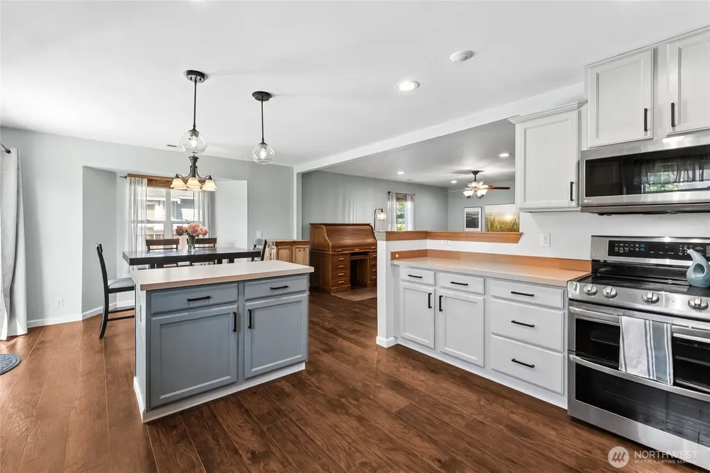 305 Nelsen Street NE Orting WA 98360
