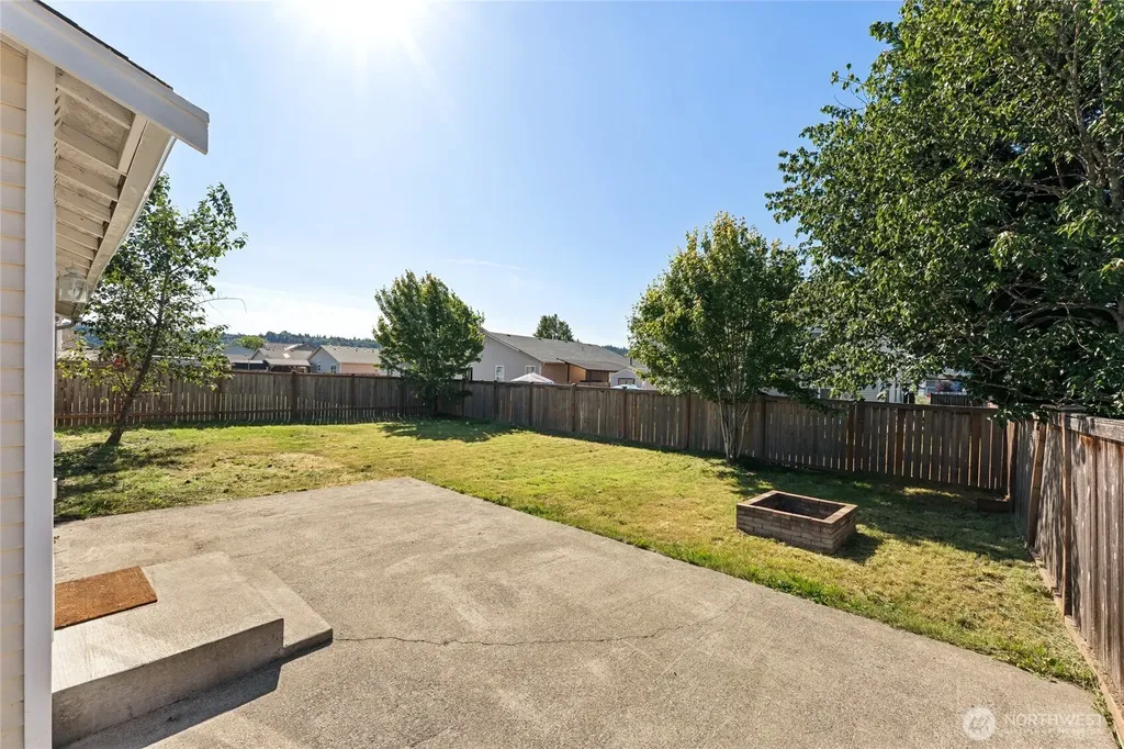 305 Nelsen Street NE Orting WA 98360