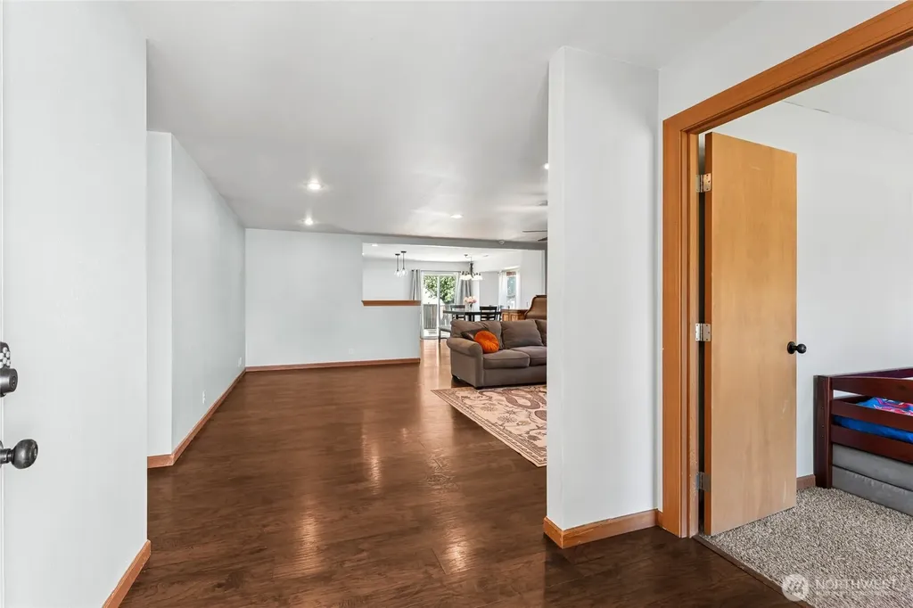 305 Nelsen Street NE Orting WA 98360