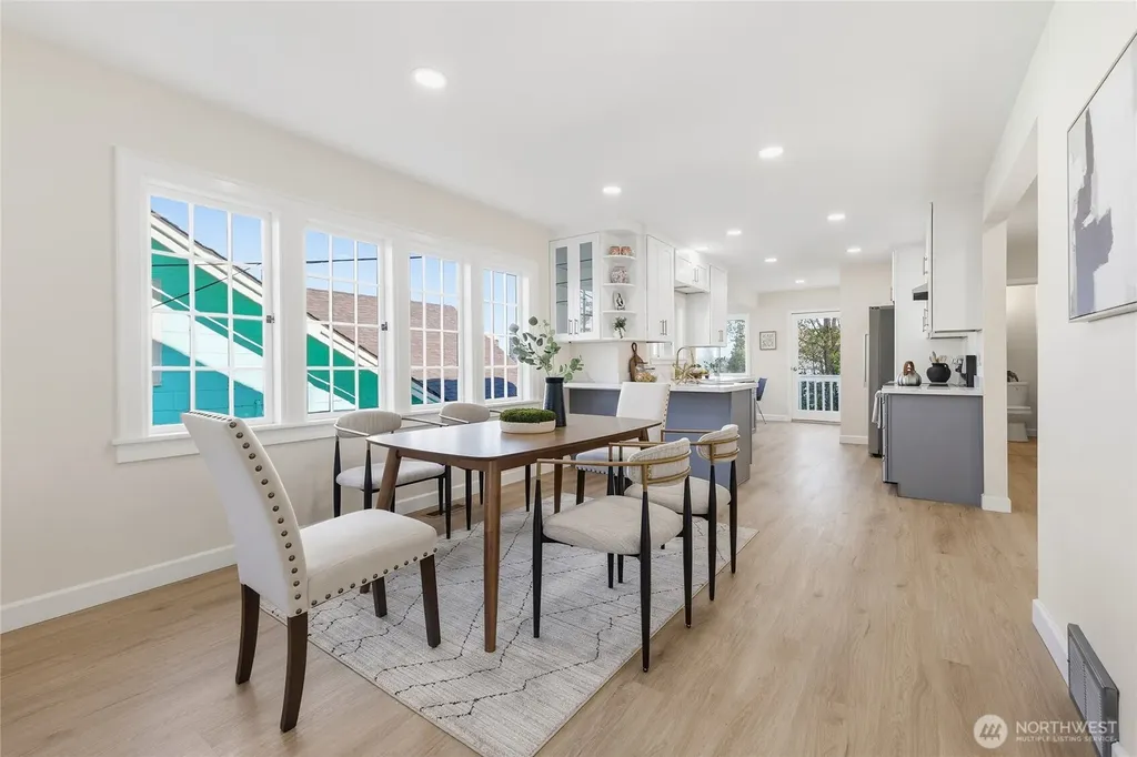 331 NE 53rd Street Seattle WA 98105