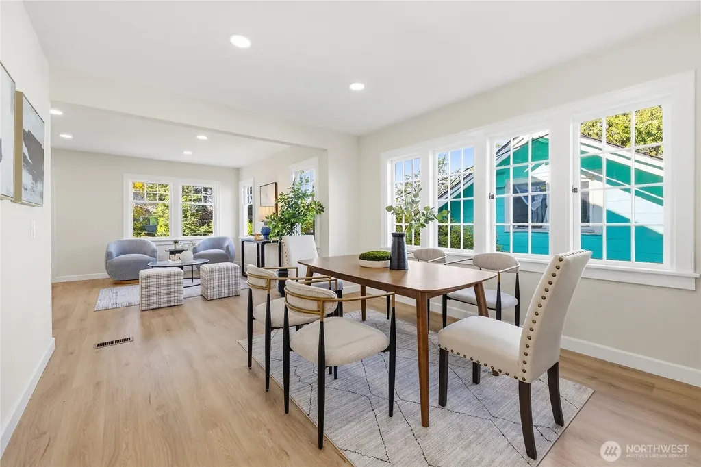 331 NE 53rd Street Seattle WA 98105