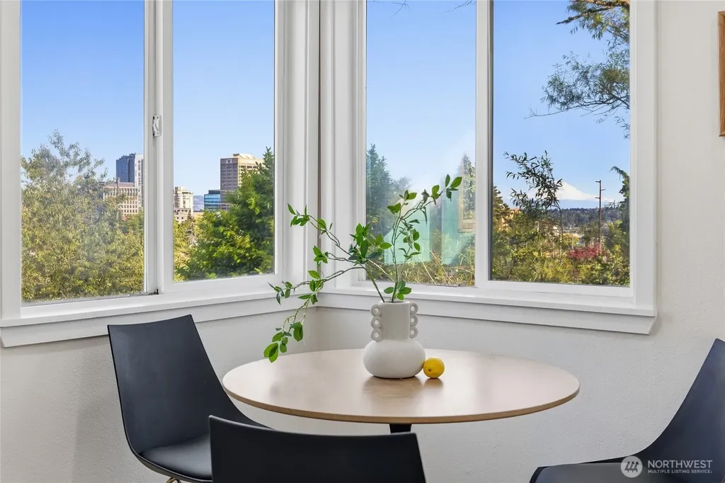 331 NE 53rd Street Seattle WA 98105
