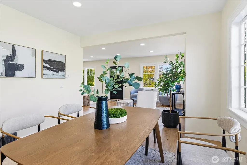 331 NE 53rd Street Seattle WA 98105