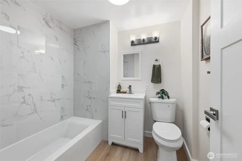 331 NE 53rd Street Seattle WA 98105