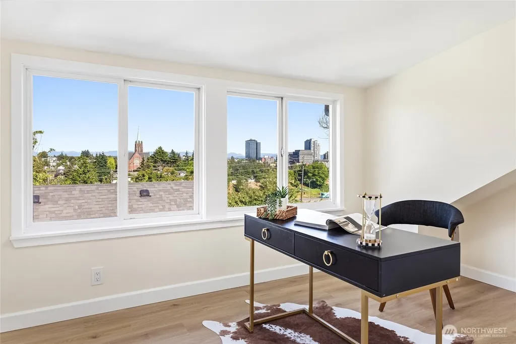 331 NE 53rd Street Seattle WA 98105