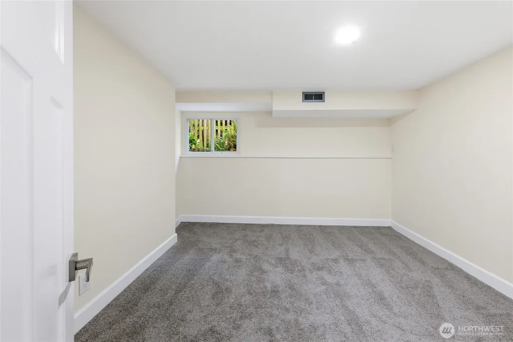331 NE 53rd Street Seattle WA 98105