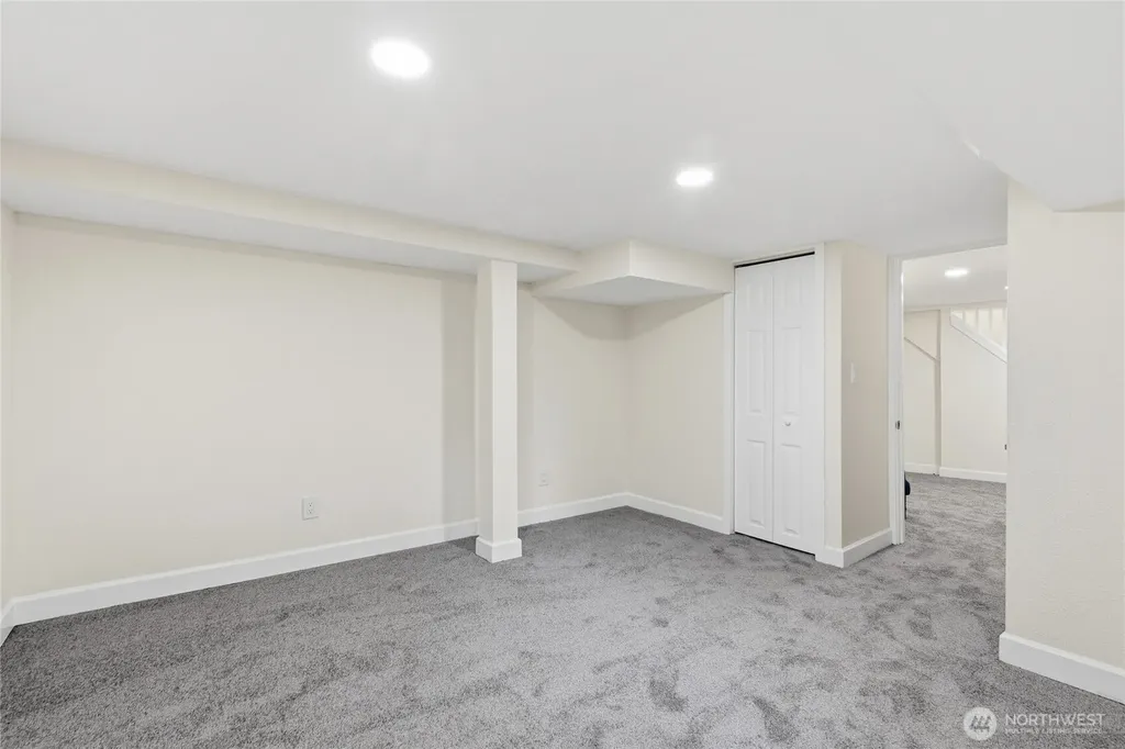 331 NE 53rd Street Seattle WA 98105