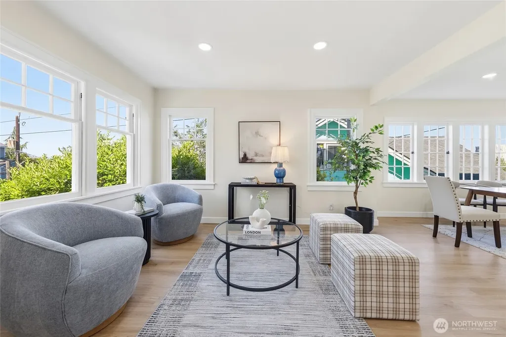 331 NE 53rd Street Seattle WA 98105