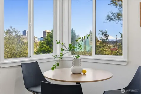331 NE 53rd Street Seattle WA 98105