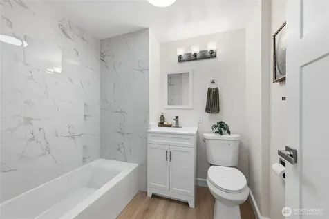 331 NE 53rd Street Seattle WA 98105