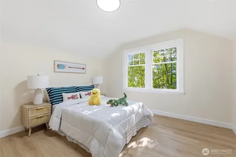 331 NE 53rd Street Seattle WA 98105