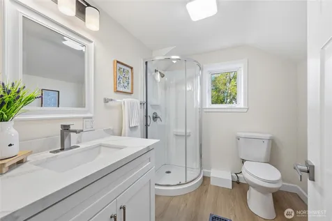 331 NE 53rd Street Seattle WA 98105