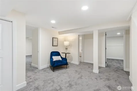 331 NE 53rd Street Seattle WA 98105