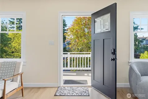 331 NE 53rd Street Seattle WA 98105