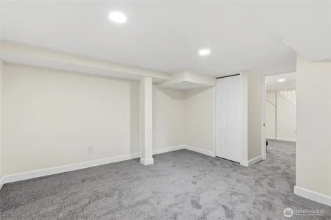 331 NE 53rd Street Seattle WA 98105