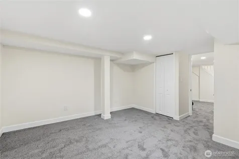 331 NE 53rd Street Seattle WA 98105