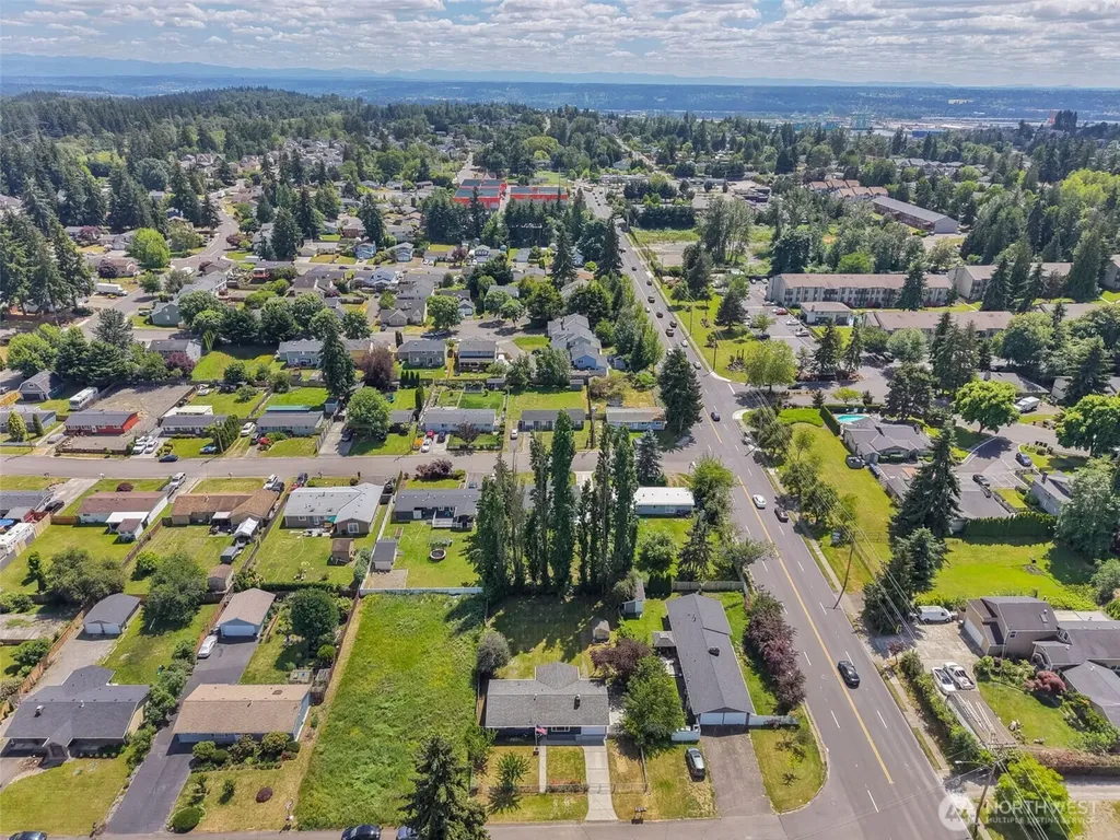 1947 SW 350th Street Federal Way WA 98023