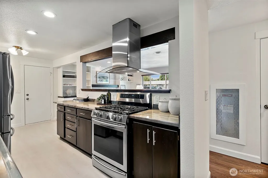 1947 SW 350th Street Federal Way WA 98023
