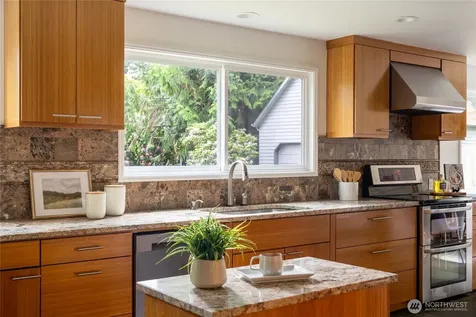15104 Sunrise Drive NE Bainbridge Island WA 98110